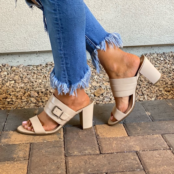 Leather Chunky Block Heel Buckle Mule - Picture 9 of 9